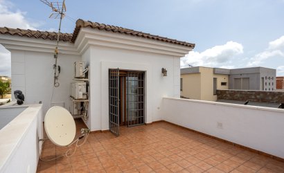 Herverkoop - Villa -
Los Montesinos - La Herrada