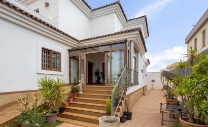 Herverkoop - Villa -
Los Montesinos - La Herrada