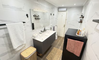 Herverkoop - Herenhuis -
Orihuela Costa - La Zenia