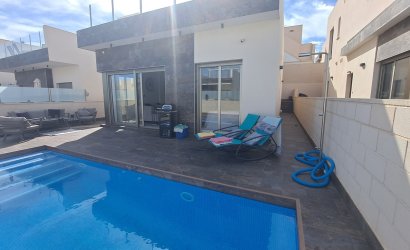 Resale - Villa -
Pau 26 - Villamartin