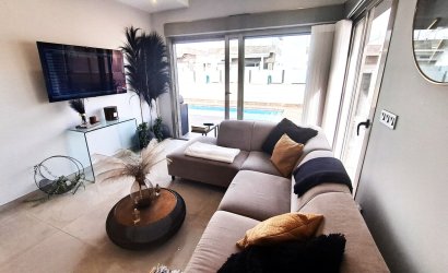 Resale - Villa -
Pau 26 - Villamartin