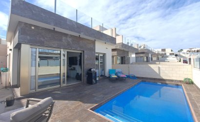 Resale - Villa -
Pau 26 - Villamartin