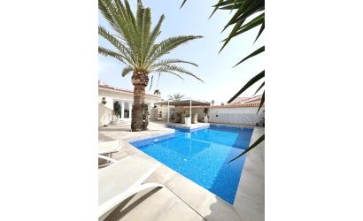 Resale - Villa -
Ciudad Quesada