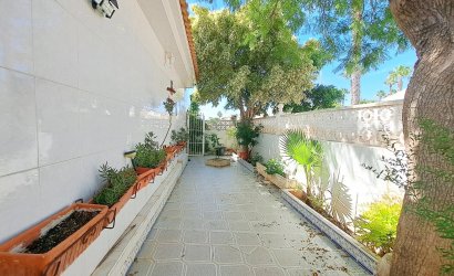 Herverkoop - Herenhuis -
Los Alcazares