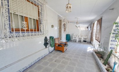 Herverkoop - Herenhuis -
Los Alcazares