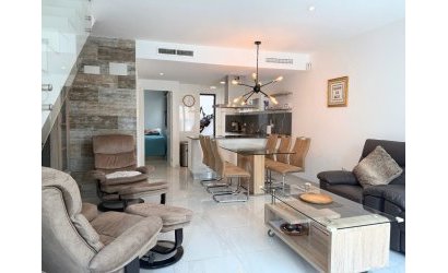 Reventa - Adosado -
Playa Flamenca