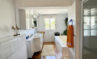 Revente - Detached Villa -
Orihuela Costa - La Zenia