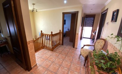 Herverkoop - Herenhuis -
Sax