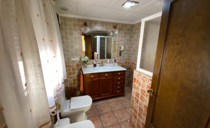 Herverkoop - Herenhuis -
Sax