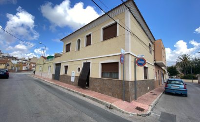 Herverkoop - Herenhuis -
Sax