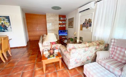 Resale - Villa -
Los Alcazares