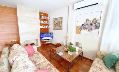 Resale - Villa -
Los Alcazares