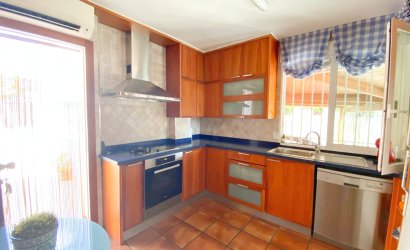 Resale - Villa -
Los Alcazares