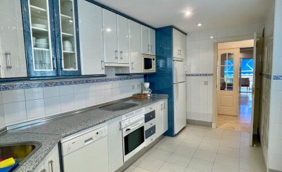 Resale - Apartment -
Marbella - Puerto Banús