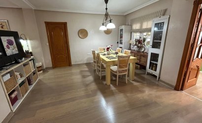 Herverkoop - Villa -
Los Montesinos