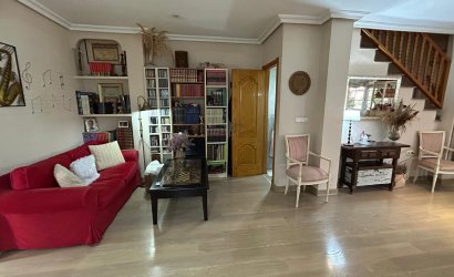 Herverkoop - Villa -
Los Montesinos