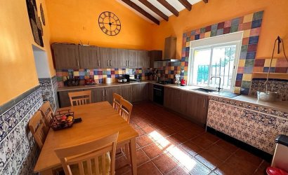 Resale - Country House -
Pinoso
