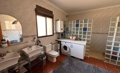 Resale - Country House -
Pinoso