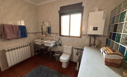 Resale - Country House -
Pinoso