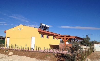 Resale - Country House -
Pinoso