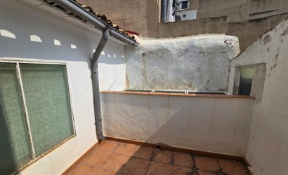 Reventa - Adosado -
Salinas