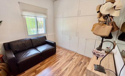 Herverkoop - Country House -
Torrellano