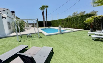 Herverkoop - Country House -
Torrellano