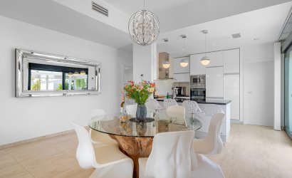 Resale - Villa -
Orihuela Costa - Villamartín