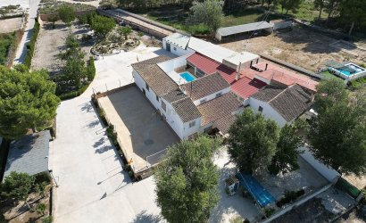 Herverkoop - Villa -
Villena