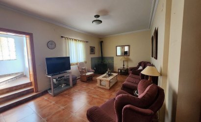 Herverkoop - Villa -
Villena