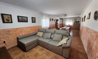 Herverkoop - Villa -
Villena