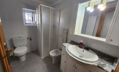 Herverkoop - Villa -
Villena