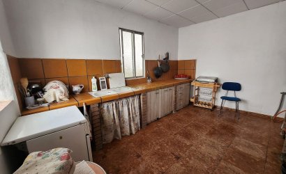 Herverkoop - Villa -
Villena