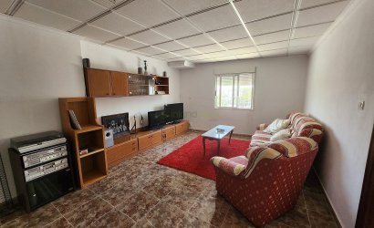 Herverkoop - Villa -
Villena