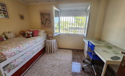 Herverkoop - Villa -
Villena