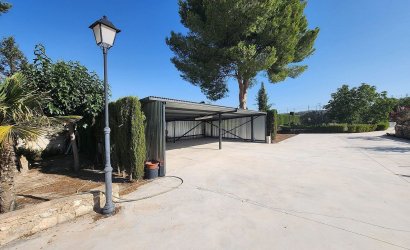 Herverkoop - Villa -
Villena