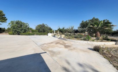 Herverkoop - Villa -
Villena