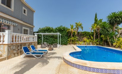 Herverkoop - Villa -
San Fulgencio