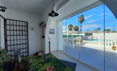 Resale - Villa -
Torrevieja - La Siesta