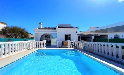 Resale - Villa -
Torrevieja - La Siesta