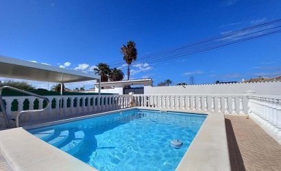 Resale - Villa -
Torrevieja - La Siesta