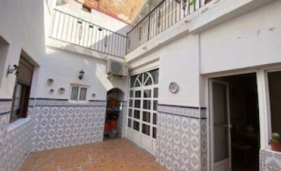 Herverkoop - Herenhuis -
Sax