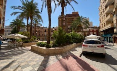 Herverkoop - Herenhuis -
Sax