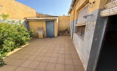 Herverkoop - Herenhuis -
Los Montesinos