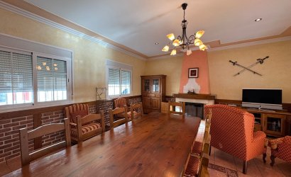 Herverkoop - Herenhuis -
Los Montesinos