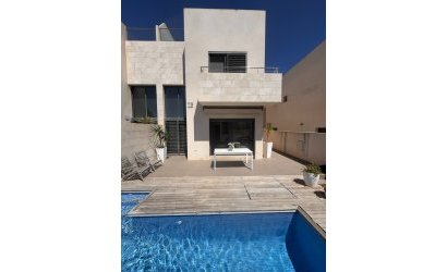 Herverkoop - Villa -
Orihuela Costa - La Zenia