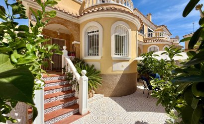 Resale - Villa -
Orihuela Costa - Villamartín