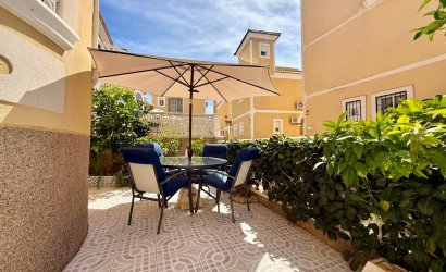 Resale - Villa -
Orihuela Costa - Villamartín
