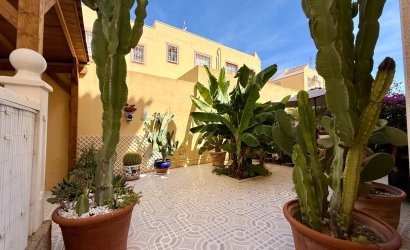 Resale - Villa -
Orihuela Costa - Villamartín