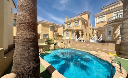 Resale - Villa -
Orihuela Costa - Villamartín